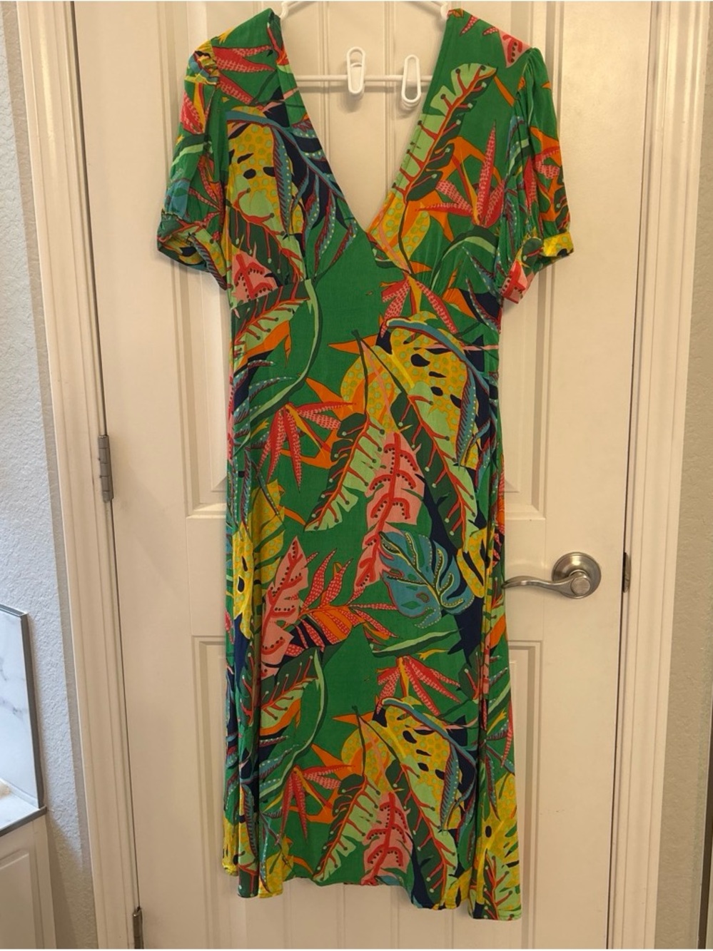 Olivaceous Green Tropical-Print Midi Dress with V-Neck